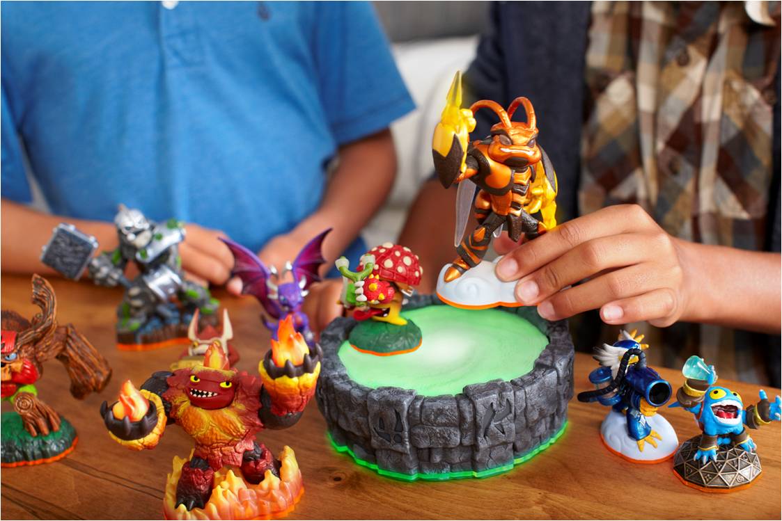 NEW ‘SKYLANDERS GIANTS’ GAME YOUR CHANCE TO WIN A FAMILY TICKET* TO