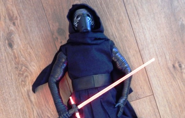 Kylo ren animatronic store interactive figure