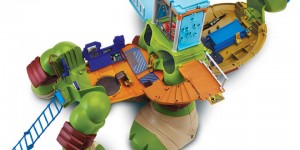 Giant hot sale leo playset