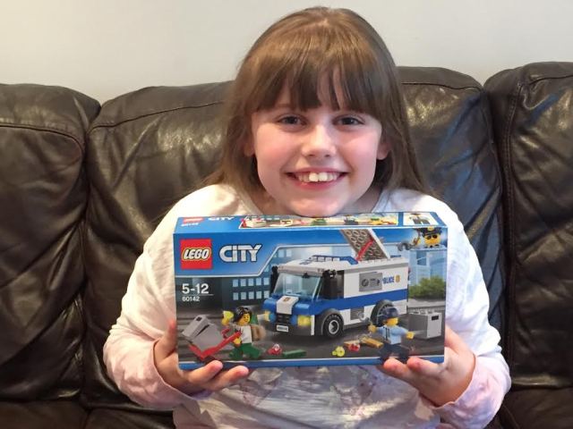 lego city police money transporter