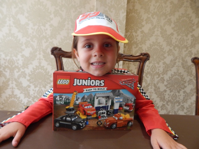LEGO Juniors Cars 3 Smokey s Garage