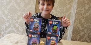 LEGO Brick Headz […]