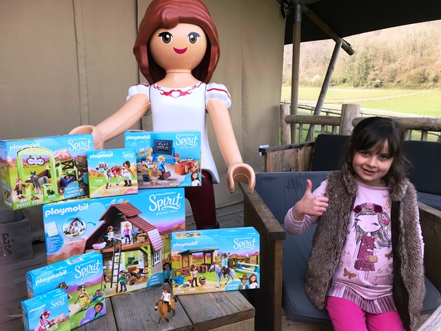 Playmobil riding free online