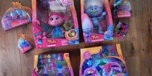 Dreamworks TROLLS toys […]