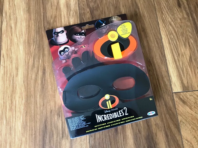 incredibles 2 gear set with emblem